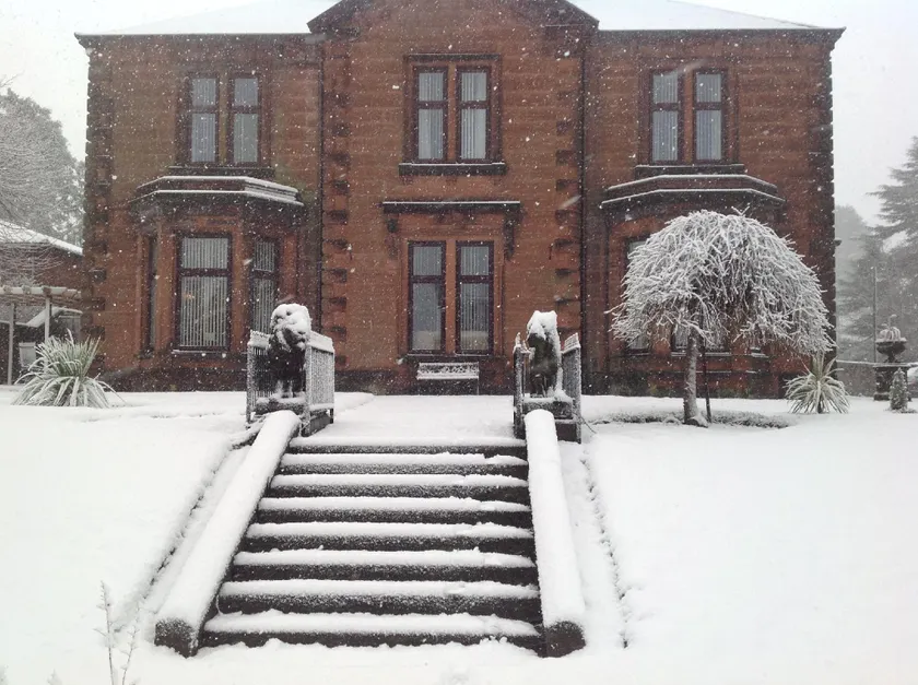 Edenbank Hotel - Image 1