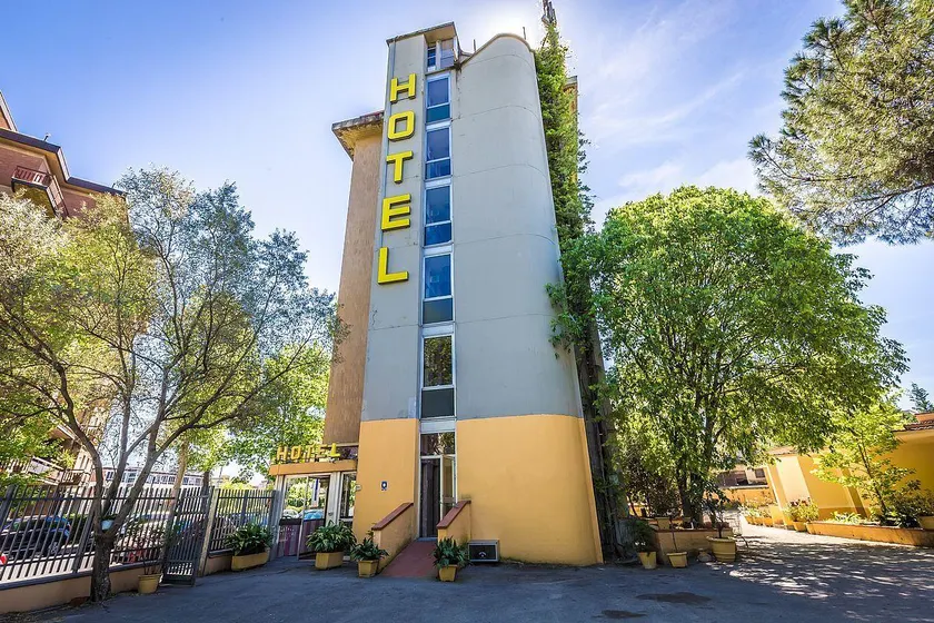 Hotel Real - Image 1