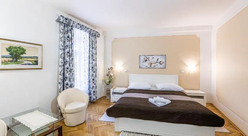 Hotel Trumf - Image 1