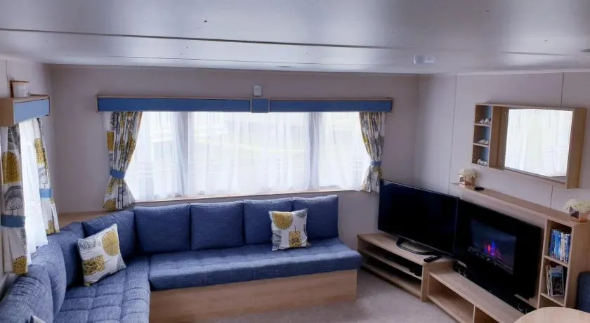 The Abi Joseph @Combe Haven - Image 1