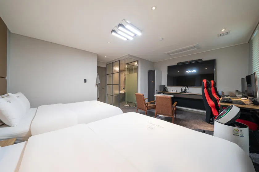 Bucheon Hotel Cherish - Image 1