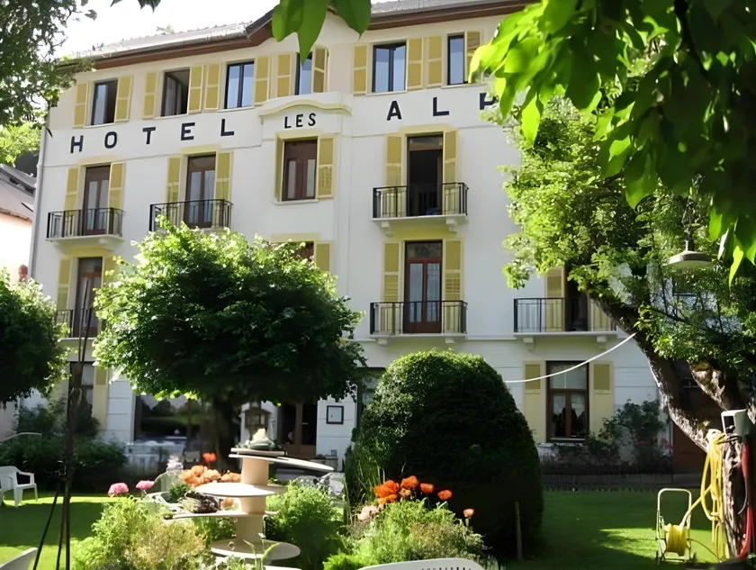 Hotel des Alpes - Image 1