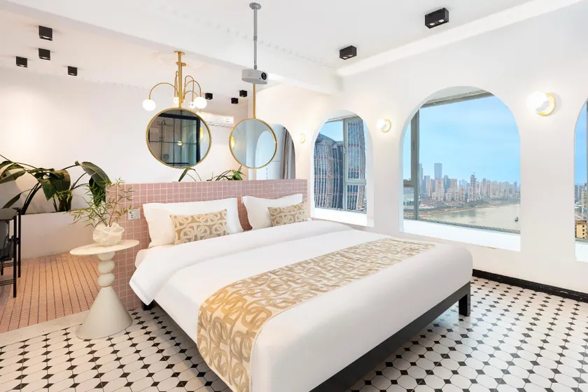 Yujian Lsles Designer River View Hotel Apartment - Image 1