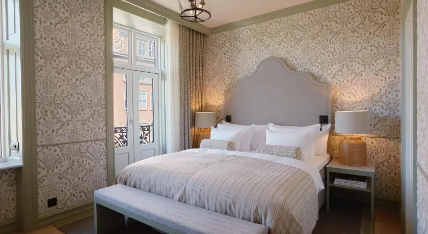 Henriks Hotel - Image 1