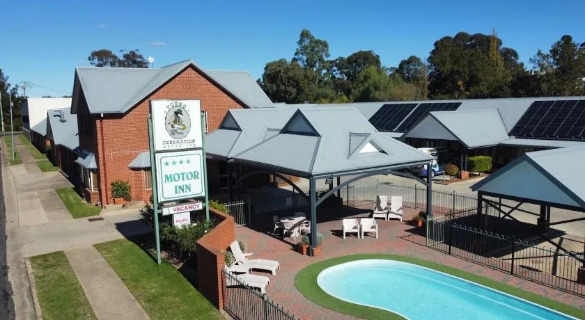 Young Federation Motor Inn and Services Club - Image 1