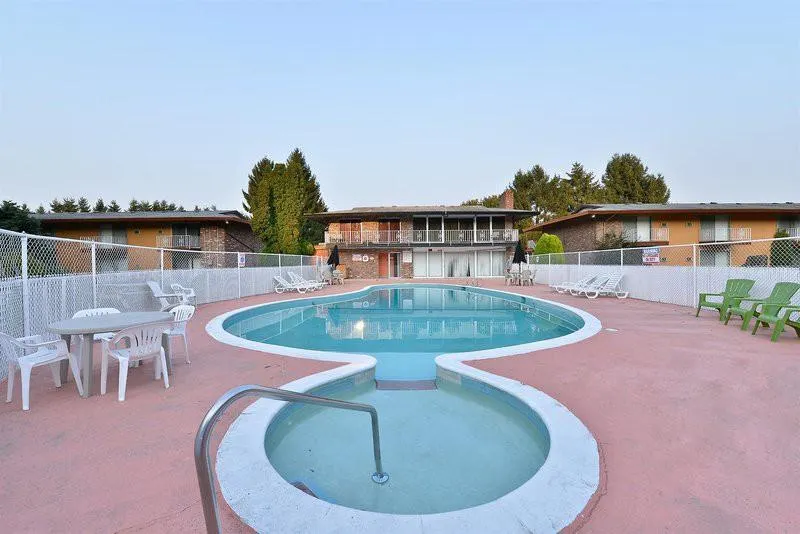 Americas Best Value Inn & Suites - Tukwila/SeaTac Airport - Image 1