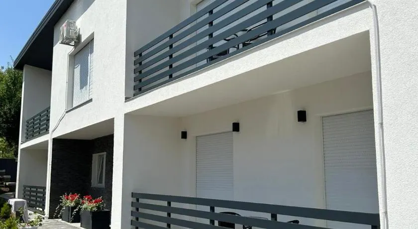 Guest House Neno - Image 1