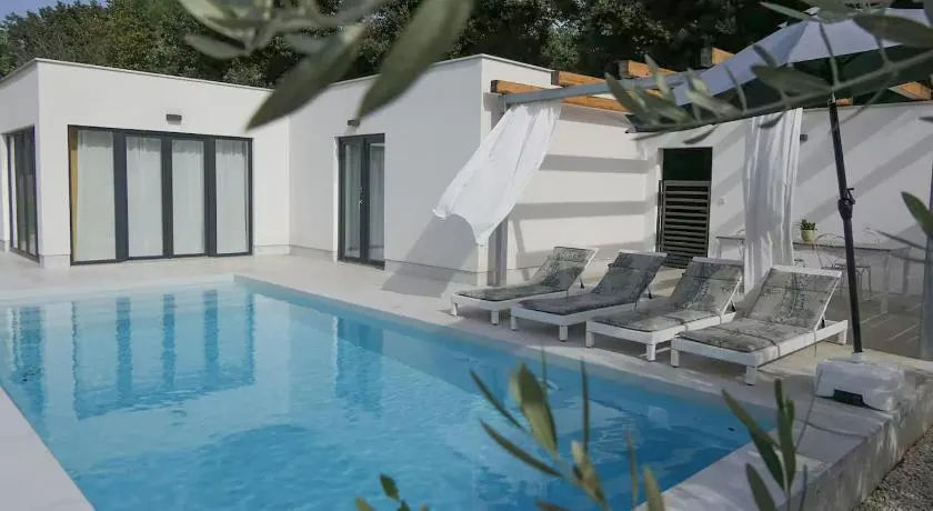 Awesome Home In Fazana - Image 1