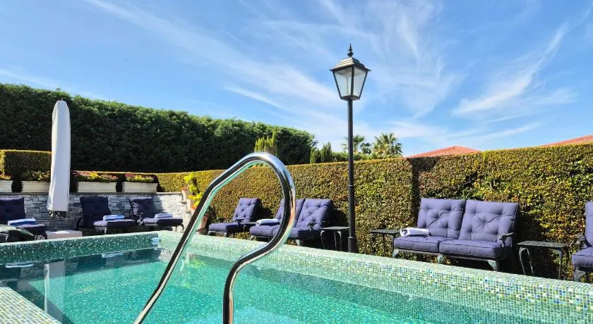 Villa Adalbert Guesthouse - Image 1