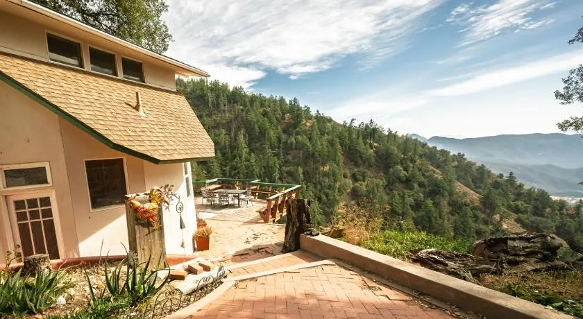 Cozy Rustic Mountain Home with Breathtaking views - Image 1