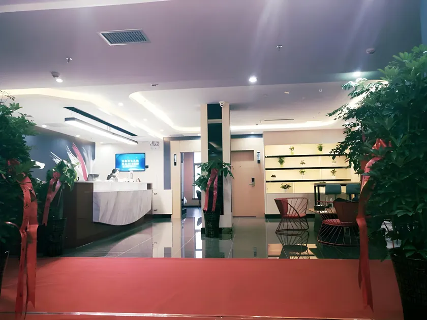 Thank Inn Plus Hotel Guizhou Qiannan Duyun City Wanda Plaza - Image 1