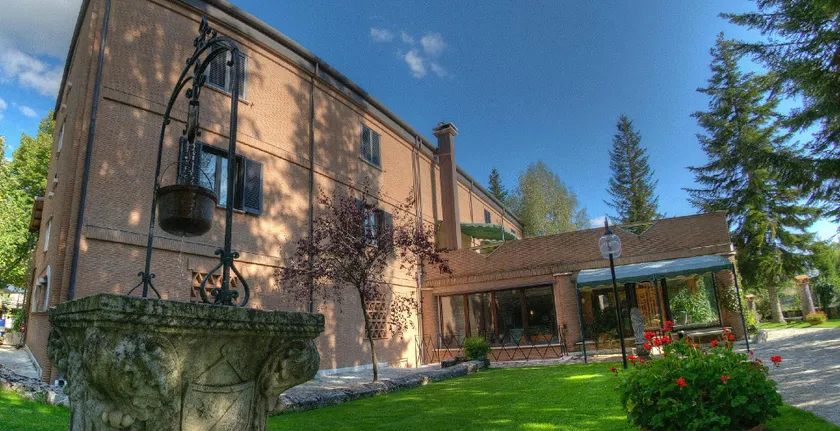 LH Albergo il Picchio - Image 1