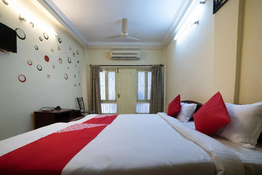 Hotel O Th Guest House - Image 1