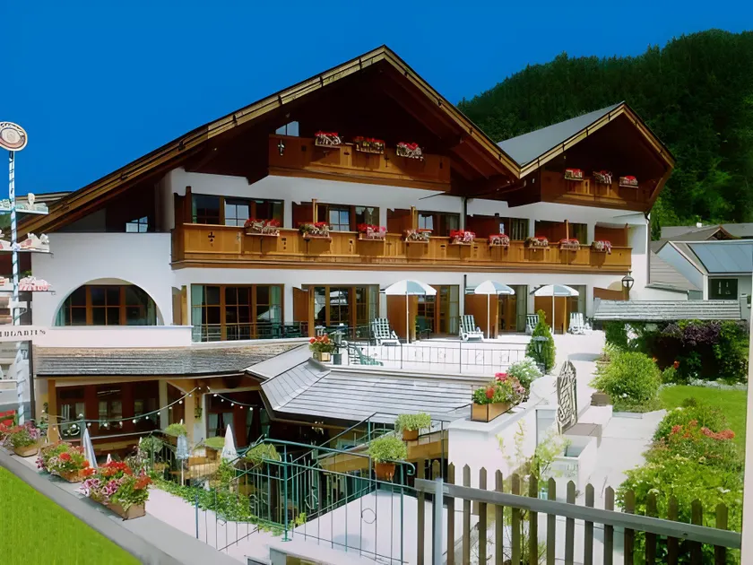 Hotel Schatten - Image 1