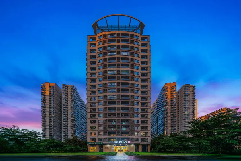 YC Hotel Haikou - Image 1