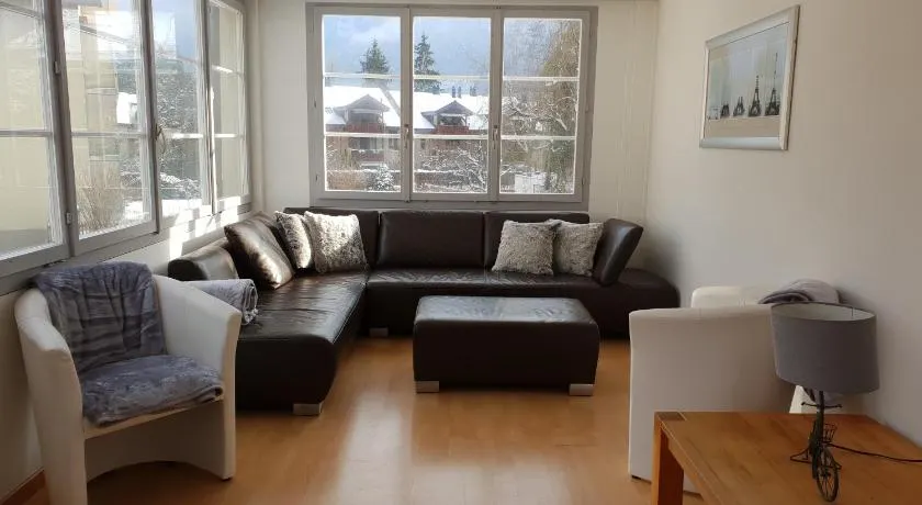 Interlaken Town House Sleeps 12 guests Central - Image 1