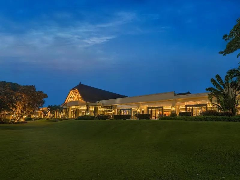 Taal Vista Hotel - Image 1