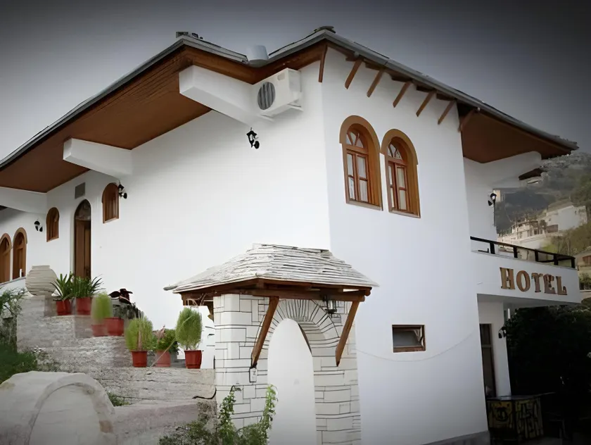 Hotel Gjirokastra - Image 1