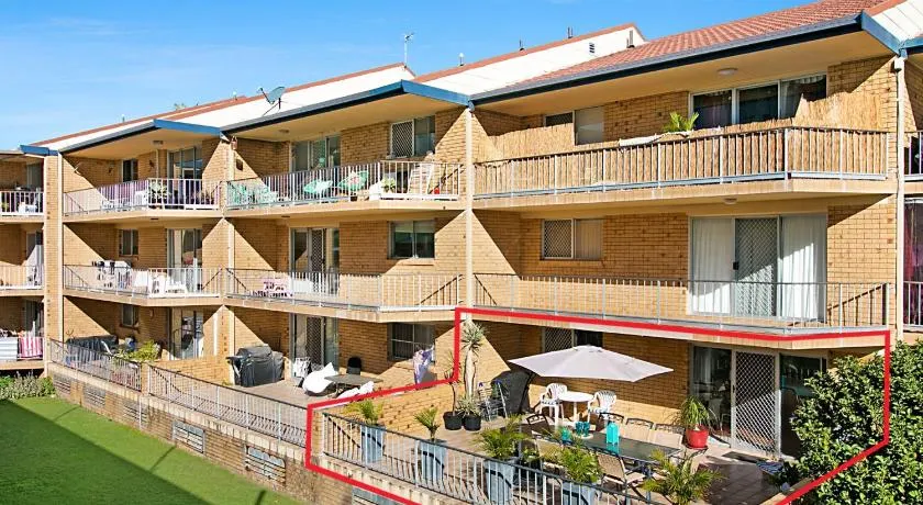 Kirra Beachside - Central Kirra! - Image 1