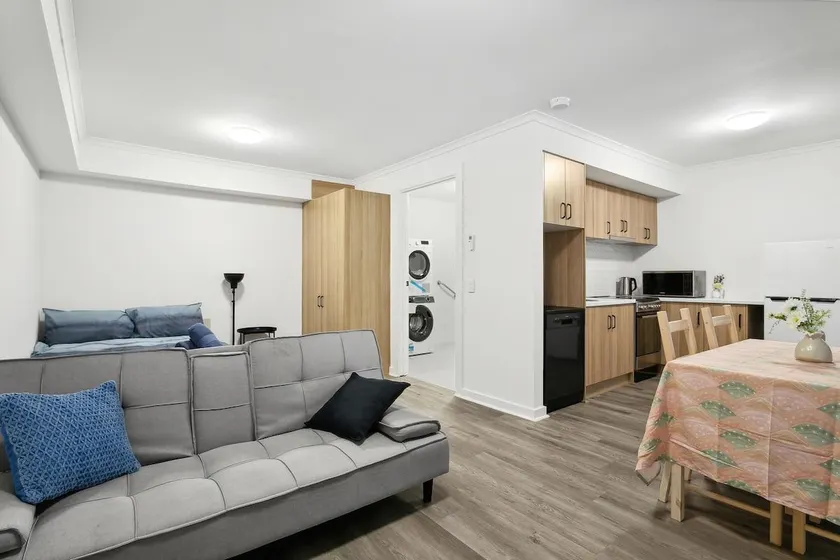Studio w Kitchen & Bathroom in Adelaide｜3 People - Image 1