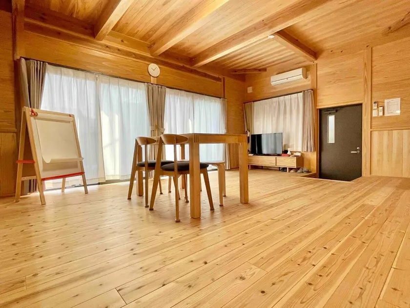 Wood House coexisting with abundant nature! Restaurants and supermarkets within walking distance! - Image 1