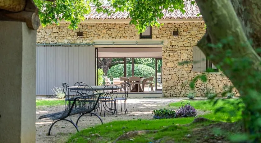 Magnifique villa au coeur de la campagne de Gordes - Image 1