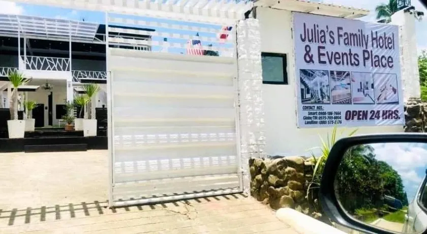 Julia's Family Hotel & Events Place FAMILY-BARKADA ROOM - Image 1