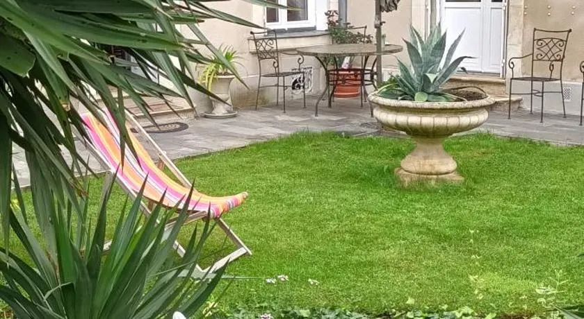 agréables chambres d'hôtes près du centre ville avec jardin - Image 1