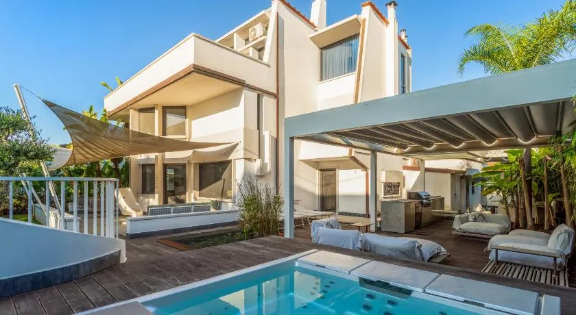 GOLDEN LUXE - Dream Villa Sauna & Jacuzzi - Image 1