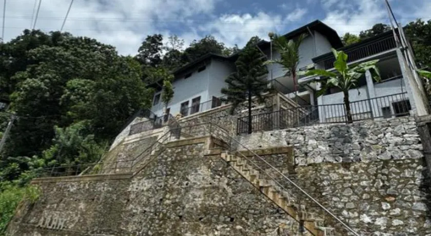 Arhh castle - Image 1