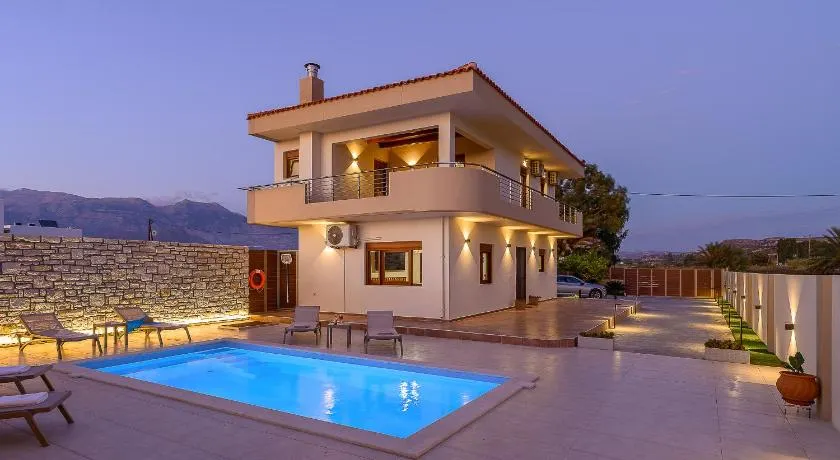 SandShine Luxury Villa - Image 1