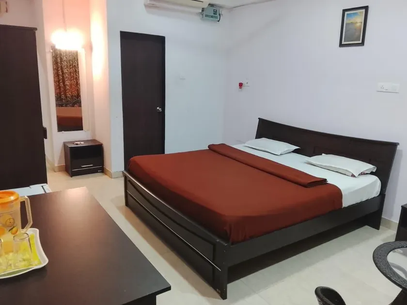 Hotel Ratnesh Premium - Image 1