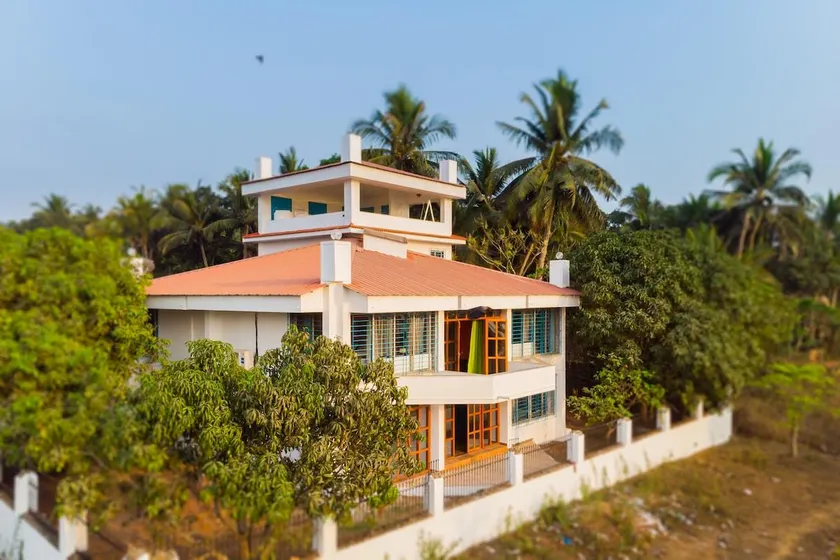 Lake View Villa - Image 1