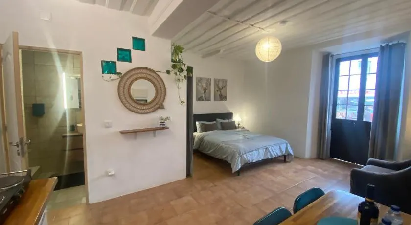 Casa lovits - Cozy One-Bedroom Apartment with Modern Comforts - Image 1