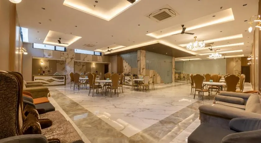 Saltstayz Premier - Noida, Near Sector 18 Metro station - Image 1