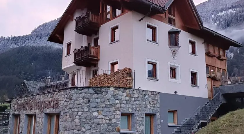 Chalet La Rugiada - Image 1