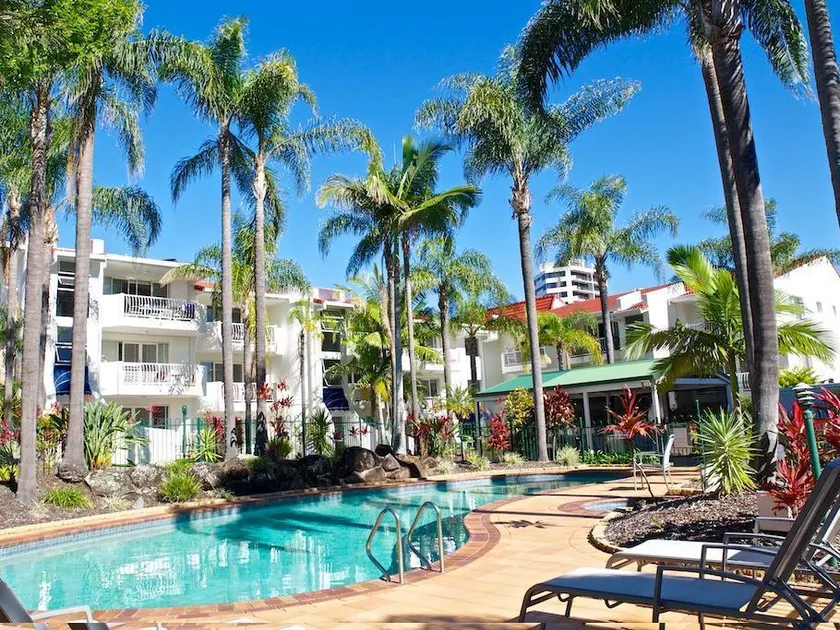 Cannes Court Apartments - Image 1