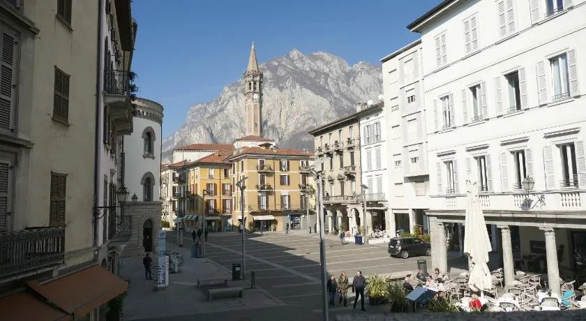 La Casa sul Lago Lecco - Image 1