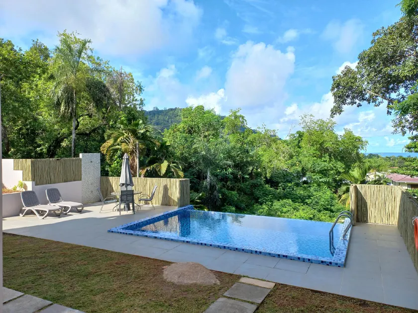Peaceful holiday surrounded by nature - Image 1