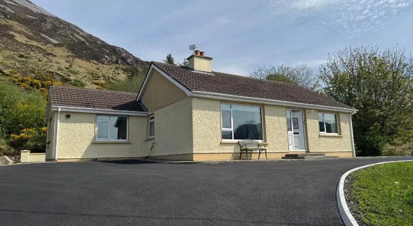 Errigal Lodge, Dunlewey - Image 1