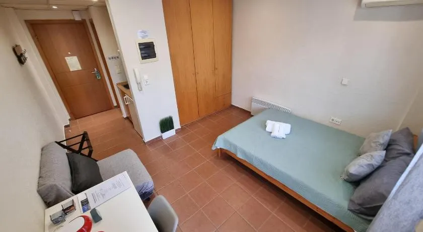 Astro Studio Apartments - Image 1