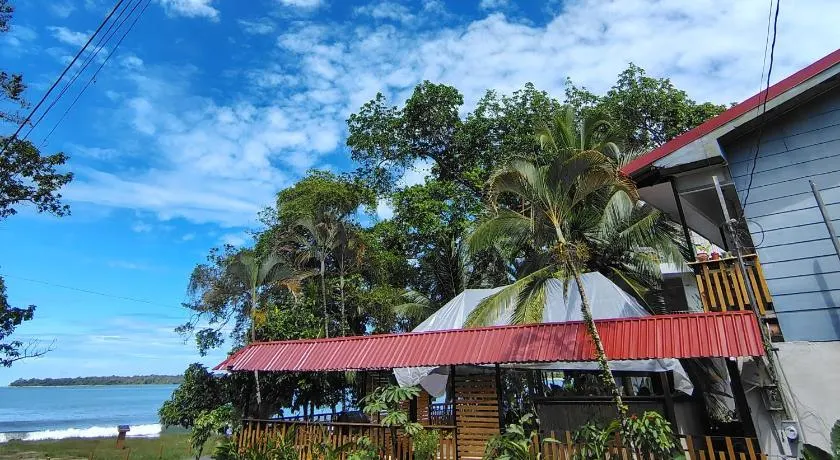 Hotel Vista Coral - Image 1