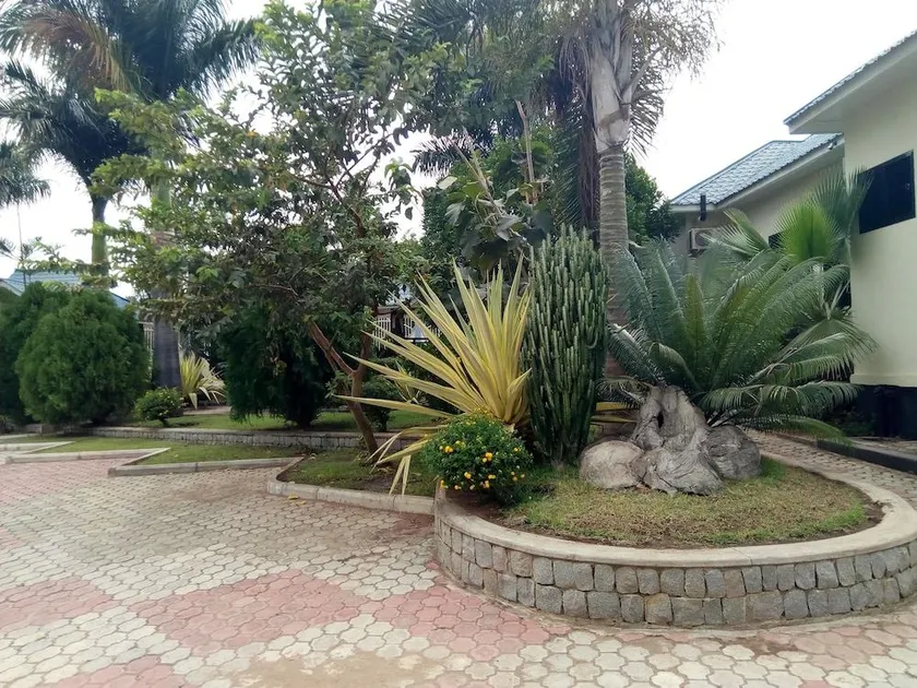Lesa Garden Hotel - Image 1