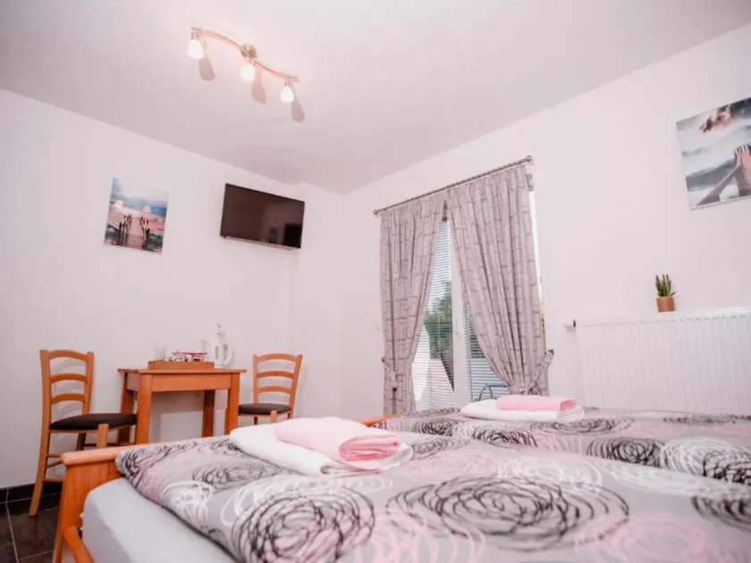 Mountain Serenity Rooms - Image 1
