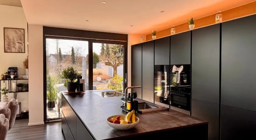 Modern Luxury Apartment - Image 1