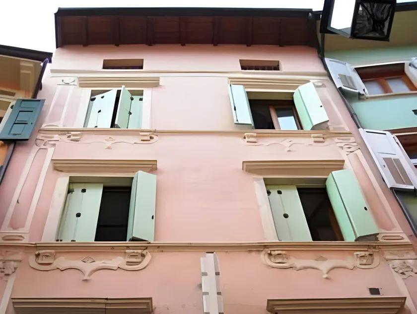MAMA Apartments - Image 1