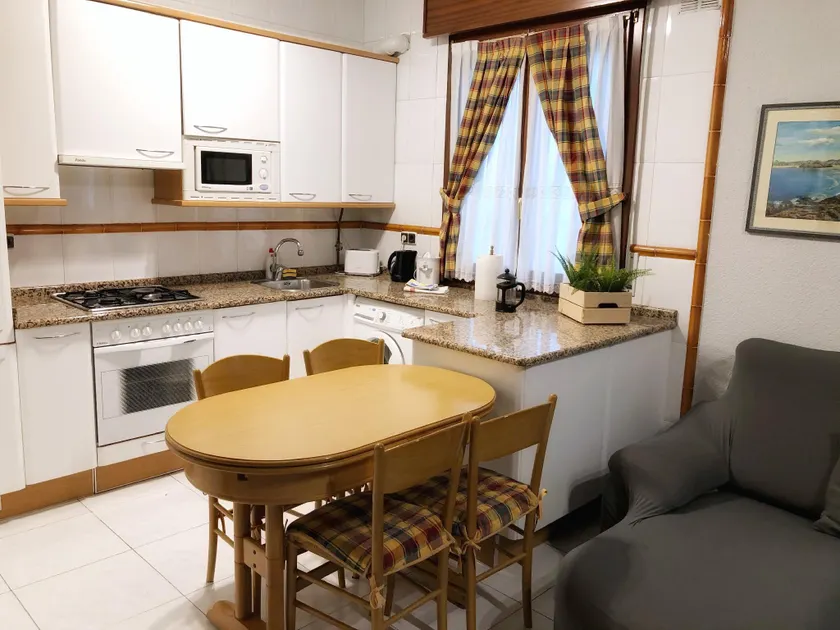 Clásico y Funcional Vivienda Turística Centro Bilbao - Image 1