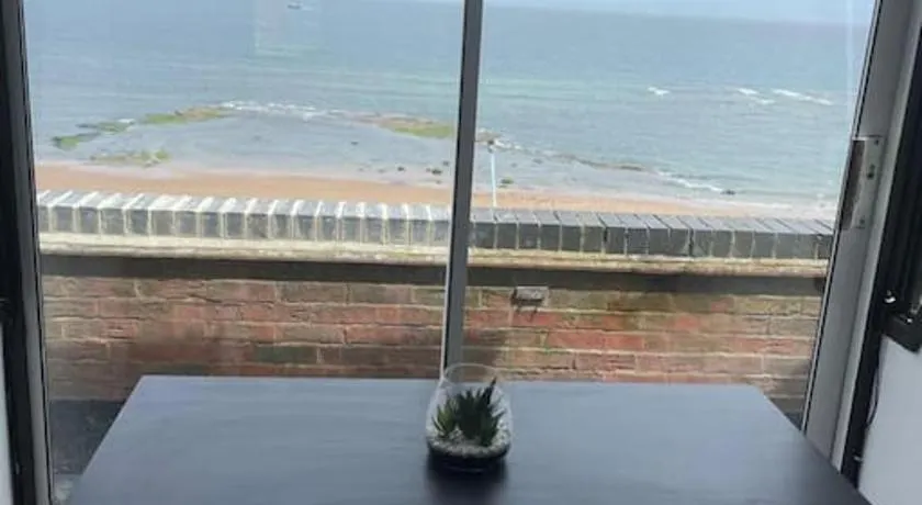 Seaside Place - Image 1