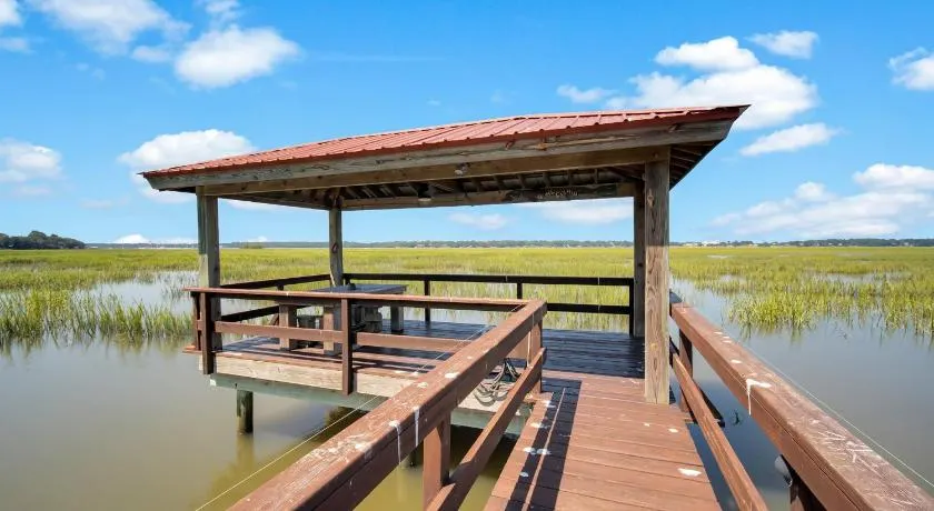 Lowcountry Charm with Private Dock Overlooking Beaufort River - Image 1