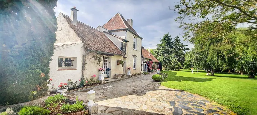 Le relais d'Eugénie: maison d'hôtes en forêt d'Orléans - Image 1